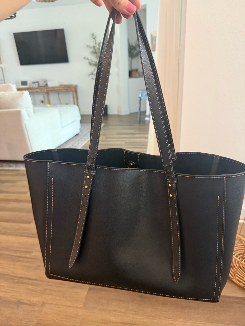 AALLYN Eliana Black Leather Tote Bag - Women's Everyday Carryall - Picture 6 of 9